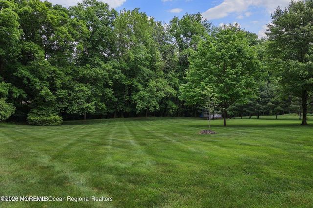 1 Flora Drive, Holmdel, NJ 07733