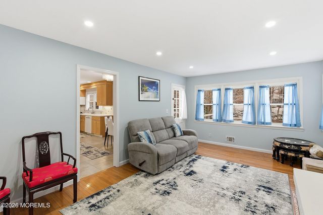 1 Flora Drive, Holmdel, NJ 07733