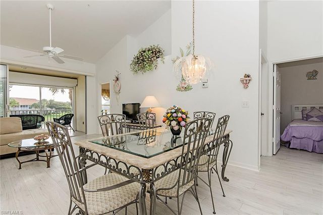 4910 Deerfield Way Apt 203, Naples, FL 34110