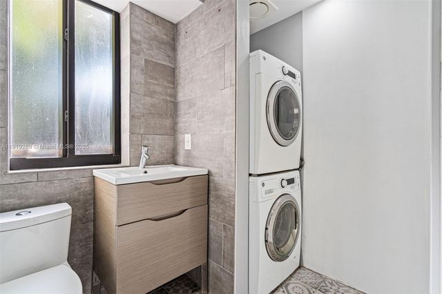 76 NW 97th St, Miami Shores, FL 33150