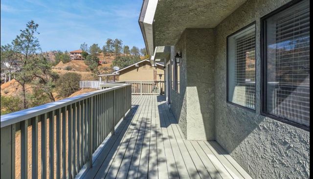 27817 Sky Harbour Road, Friant, CA 93626