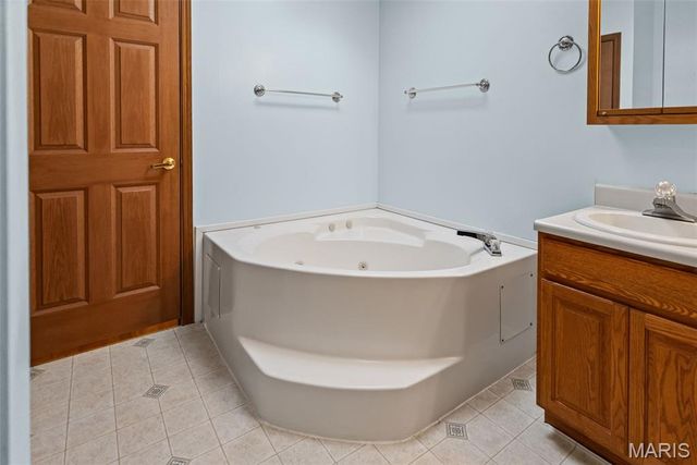 1014 E Water Street, Litchfield, IL 62056