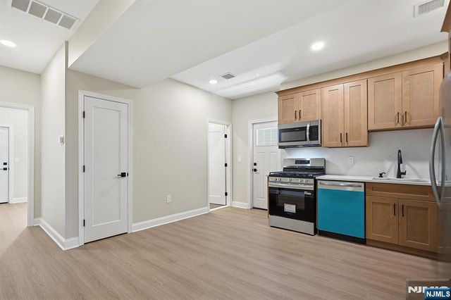 30 Edison Street 1, Bloomfield, NJ 07003
