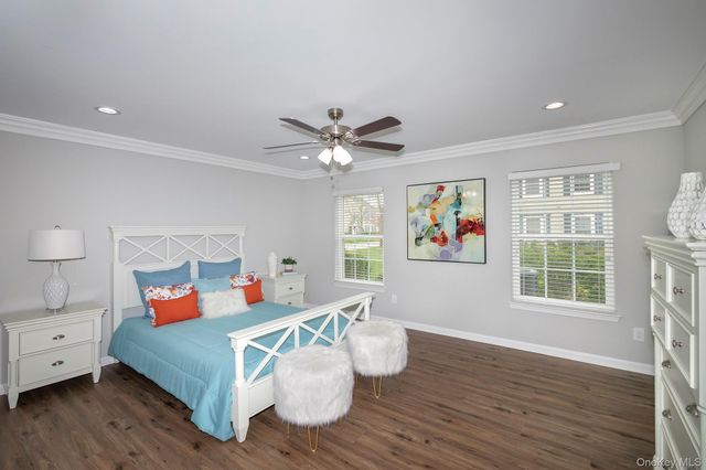 1301 Dolphin Lane 1301, Holbrook, NY 11741