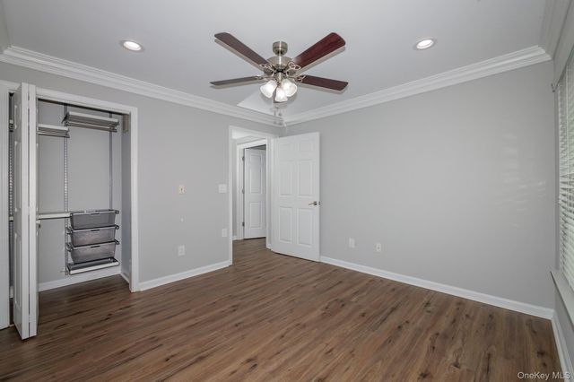 1301 Dolphin Lane 1301, Holbrook, NY 11741