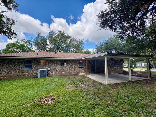 1801 Beazley Street, Brenham, TX 77833