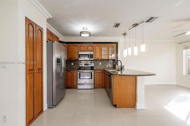 11191 SW 17th Mnr, Davie, FL 33324