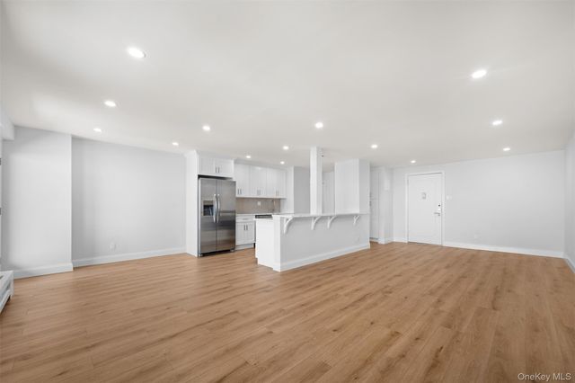 25 Neptune Boulevard 6F, Long Beach, NY 11561