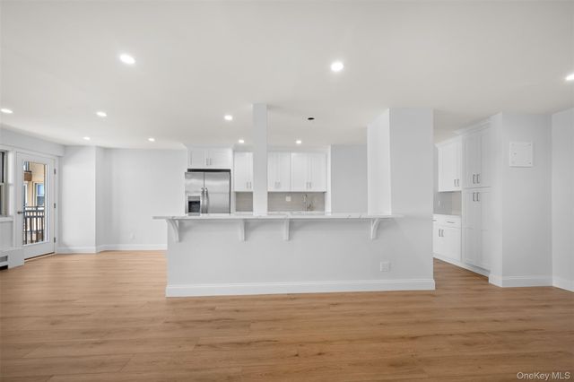 25 Neptune Boulevard 6F, Long Beach, NY 11561