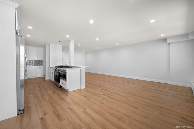 25 Neptune Boulevard 6F, Long Beach, NY 11561