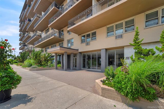 25 Neptune Boulevard 6F, Long Beach, NY 11561