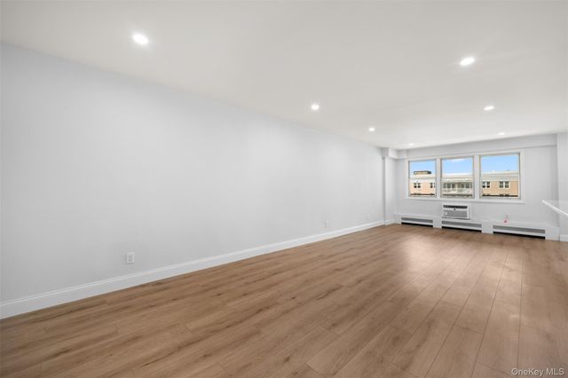 25 Neptune Boulevard 6F, Long Beach, NY 11561