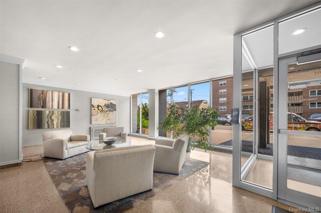 25 Neptune Boulevard 6F, Long Beach, NY 11561