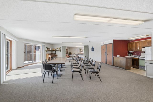 2700 Oxford Street N 102, Roseville, MN 55113