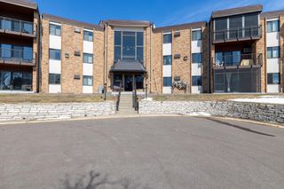 2700 Oxford Street N 102, Roseville, MN 55113