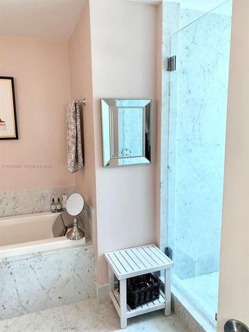 253 NE 2nd St 1008, Miami, FL 33132