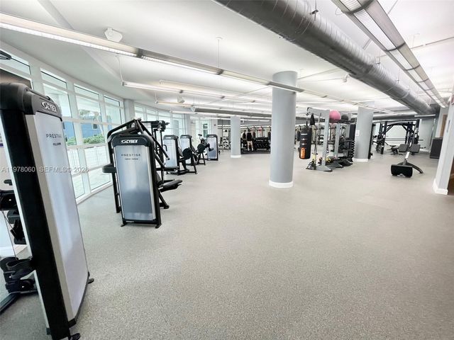 253 NE 2nd St 1008, Miami, FL 33132