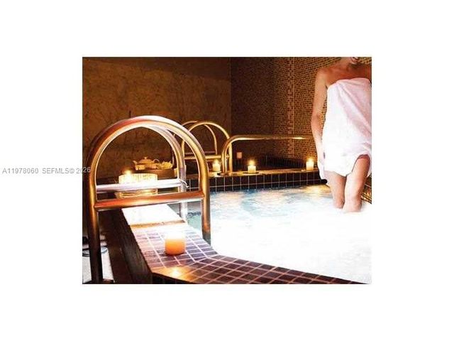 253 NE 2nd St 1008, Miami, FL 33132