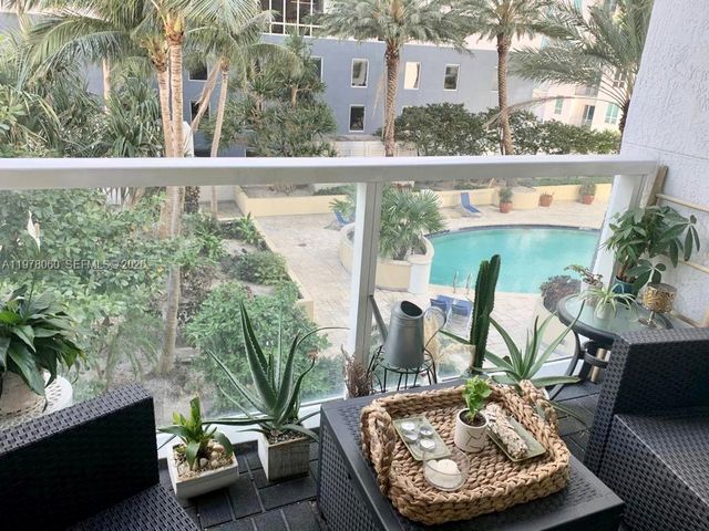 253 NE 2nd St 1008, Miami, FL 33132