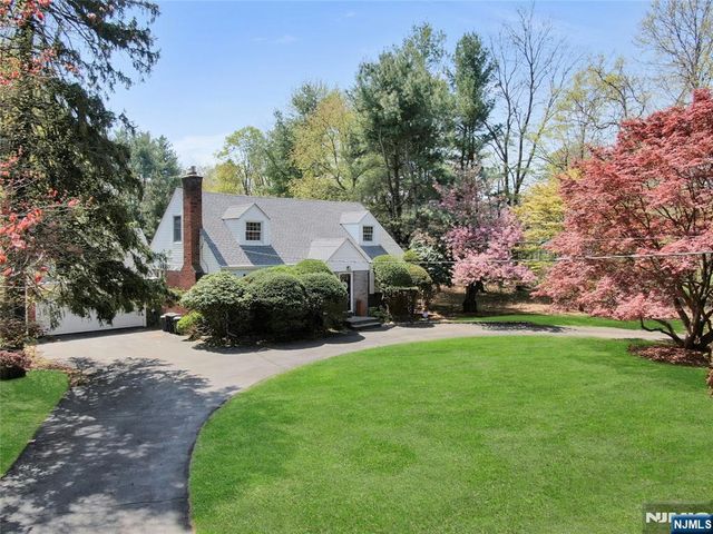 43 Old Tappan Road, Old Tappan, NJ 07675