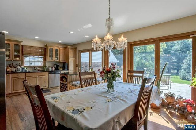 43 Old Tappan Road, Old Tappan, NJ 07675