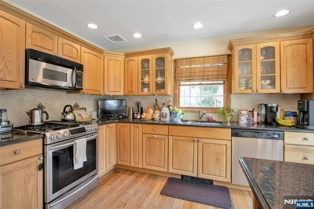 43 Old Tappan Road, Old Tappan, NJ 07675