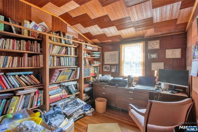 43 Old Tappan Road, Old Tappan, NJ 07675