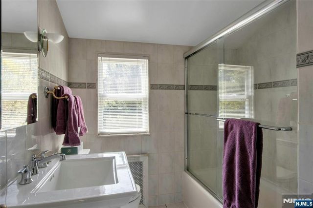 43 Old Tappan Road, Old Tappan, NJ 07675