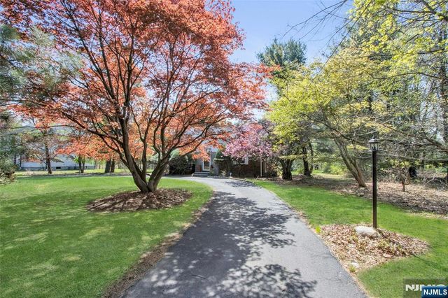 43 Old Tappan Road, Old Tappan, NJ 07675