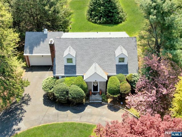 43 Old Tappan Road, Old Tappan, NJ 07675