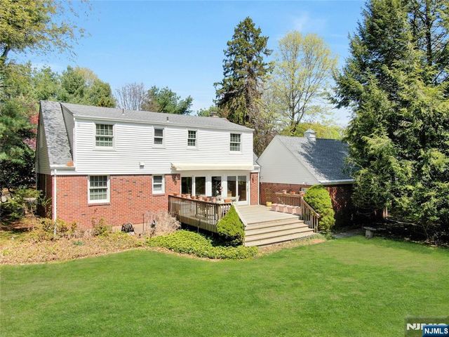 43 Old Tappan Road, Old Tappan, NJ 07675