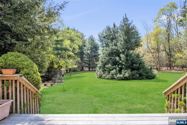43 Old Tappan Road, Old Tappan, NJ 07675