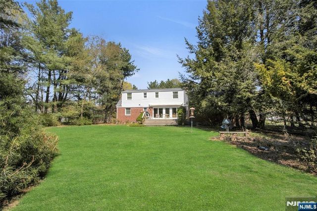 43 Old Tappan Road, Old Tappan, NJ 07675
