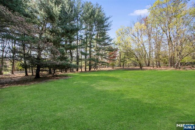 43 Old Tappan Road, Old Tappan, NJ 07675