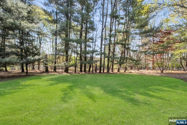 43 Old Tappan Road, Old Tappan, NJ 07675