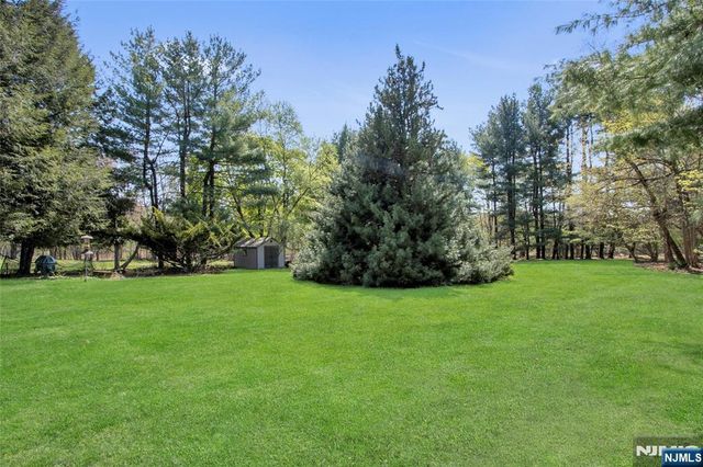 43 Old Tappan Road, Old Tappan, NJ 07675