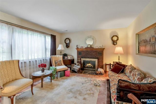 43 Old Tappan Road, Old Tappan, NJ 07675