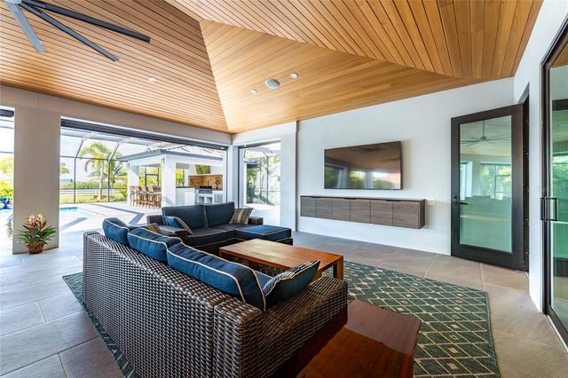 2001 TREASURE LANE, Punta Gorda, FL 33982