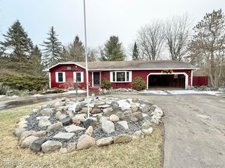 3101 Sands Court, Milford Charter Township, MI 48380