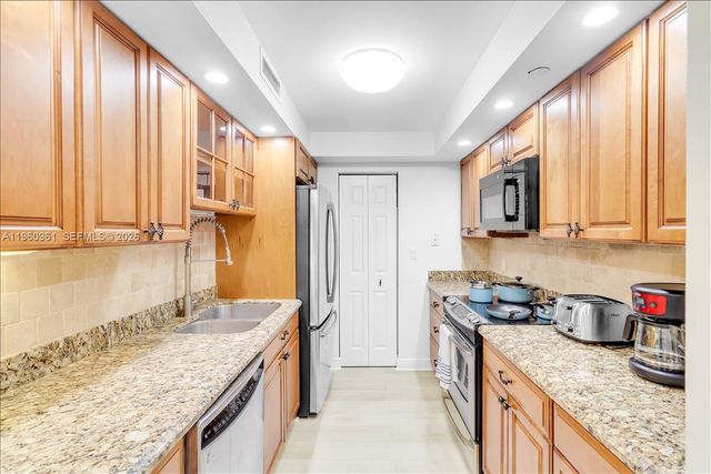 3000 N Ocean Drive 3B, Singer Island, FL 33404