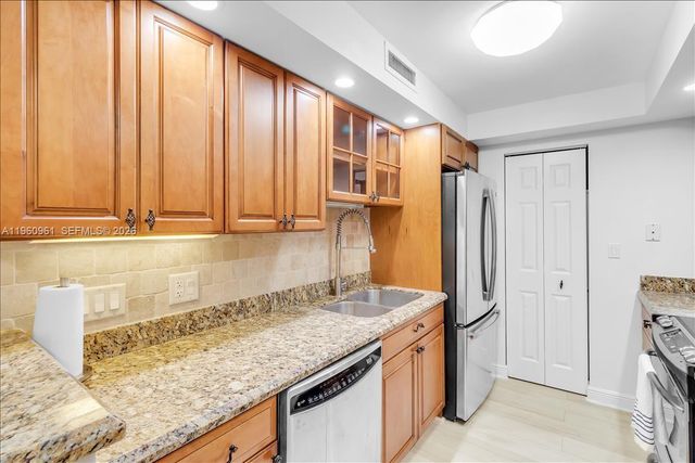 3000 N Ocean Drive 3B, Singer Island, FL 33404