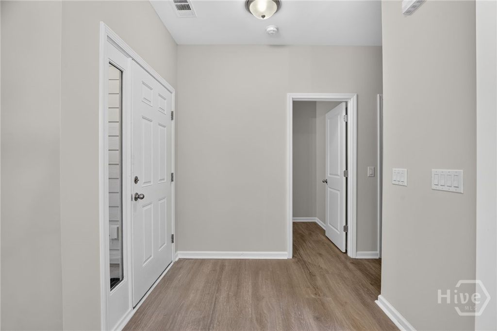 Image 9 of property listing at 14 Lower Creek Drive, Richmond Hill, GA 31324