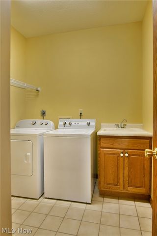 7581 Brookstone Place, Poland, OH 44514