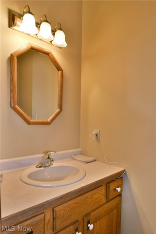 7581 Brookstone Place, Poland, OH 44514