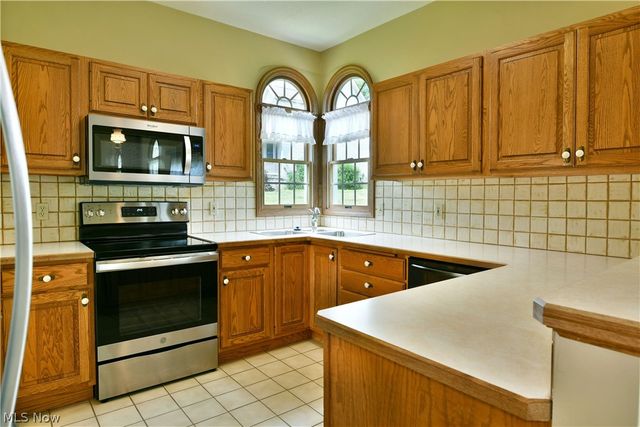 7581 Brookstone Place, Poland, OH 44514