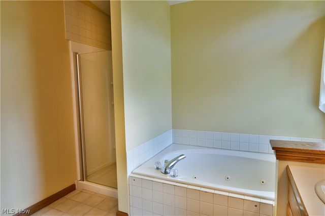 7581 Brookstone Place, Poland, OH 44514