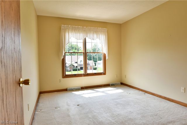 7581 Brookstone Place, Poland, OH 44514