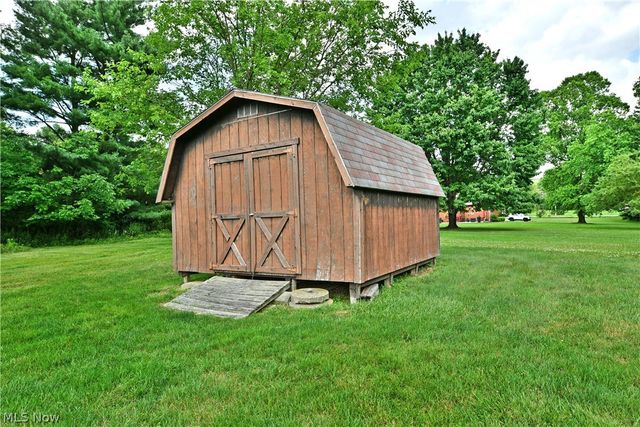 7581 Brookstone Place, Poland, OH 44514