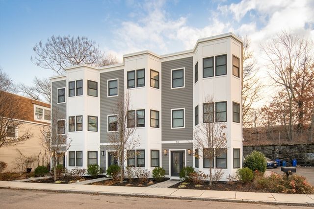 48 Robey St. TWNHSE, Boston, MA 02119