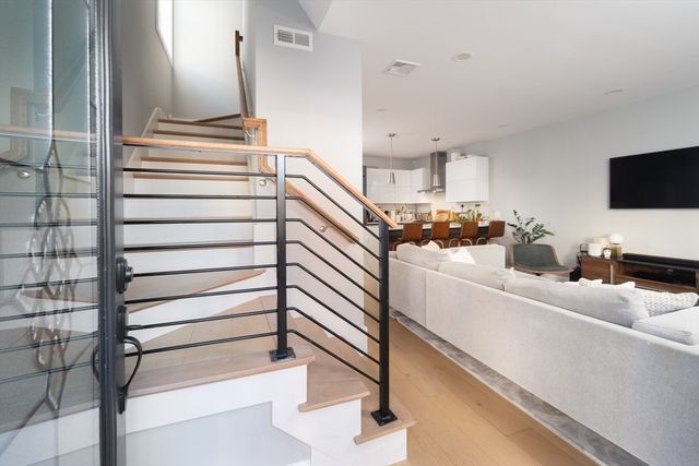 48 Robey St. TWNHSE, Boston, MA 02119